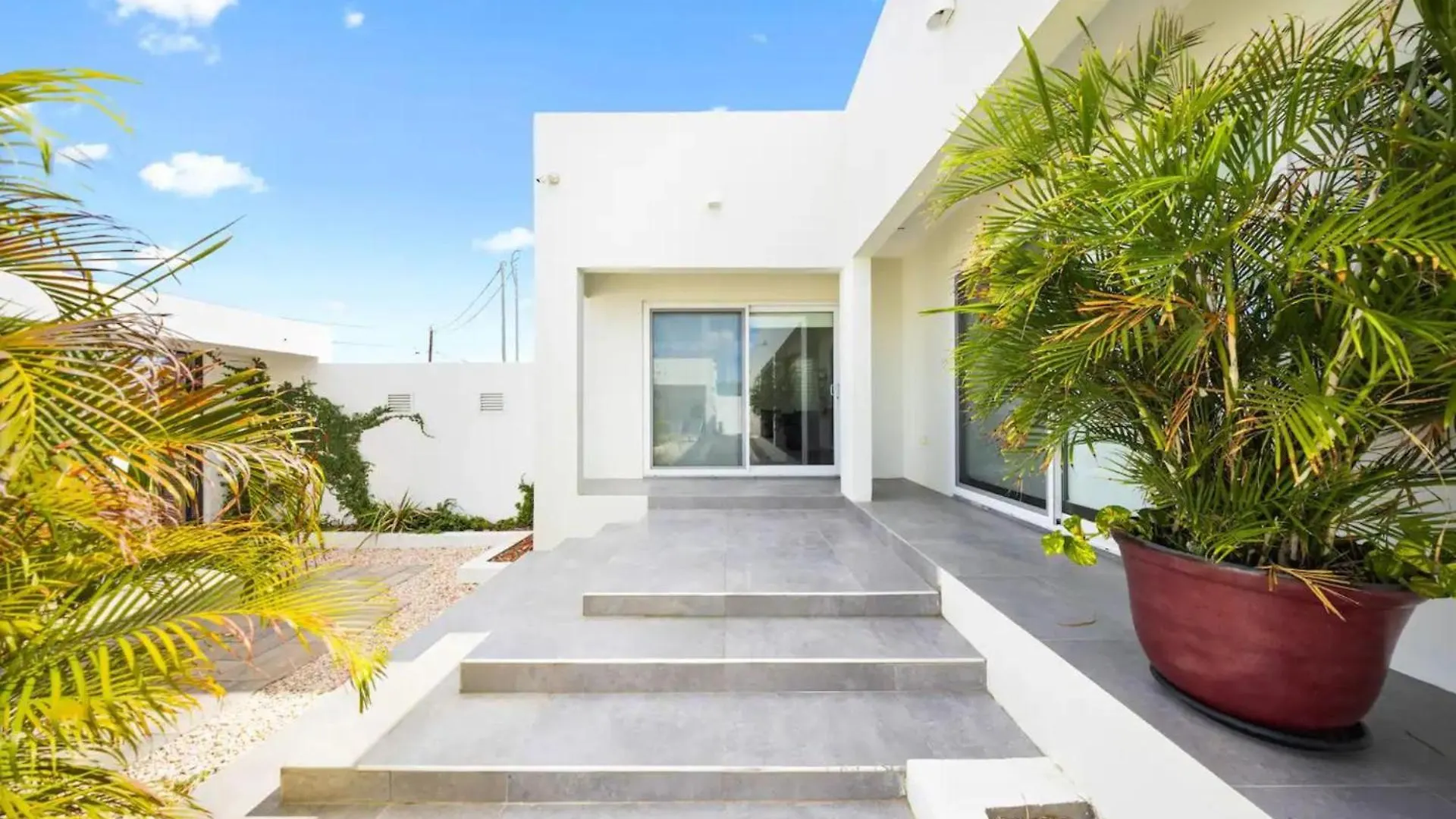 Apart-hotel Luxurious Villa In Noord, Aruba Palm Beach