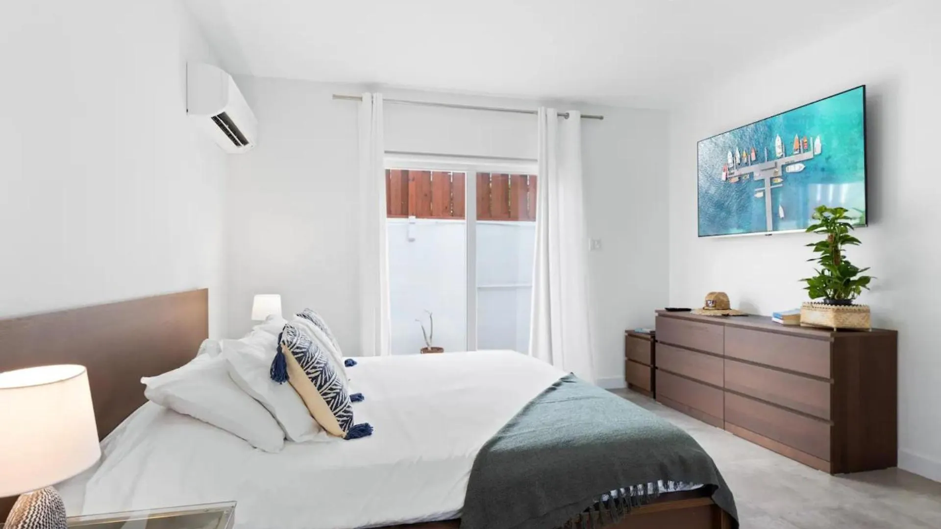 Apart-hotel Luxurious Villa In Noord, Aruba Palm Beach
