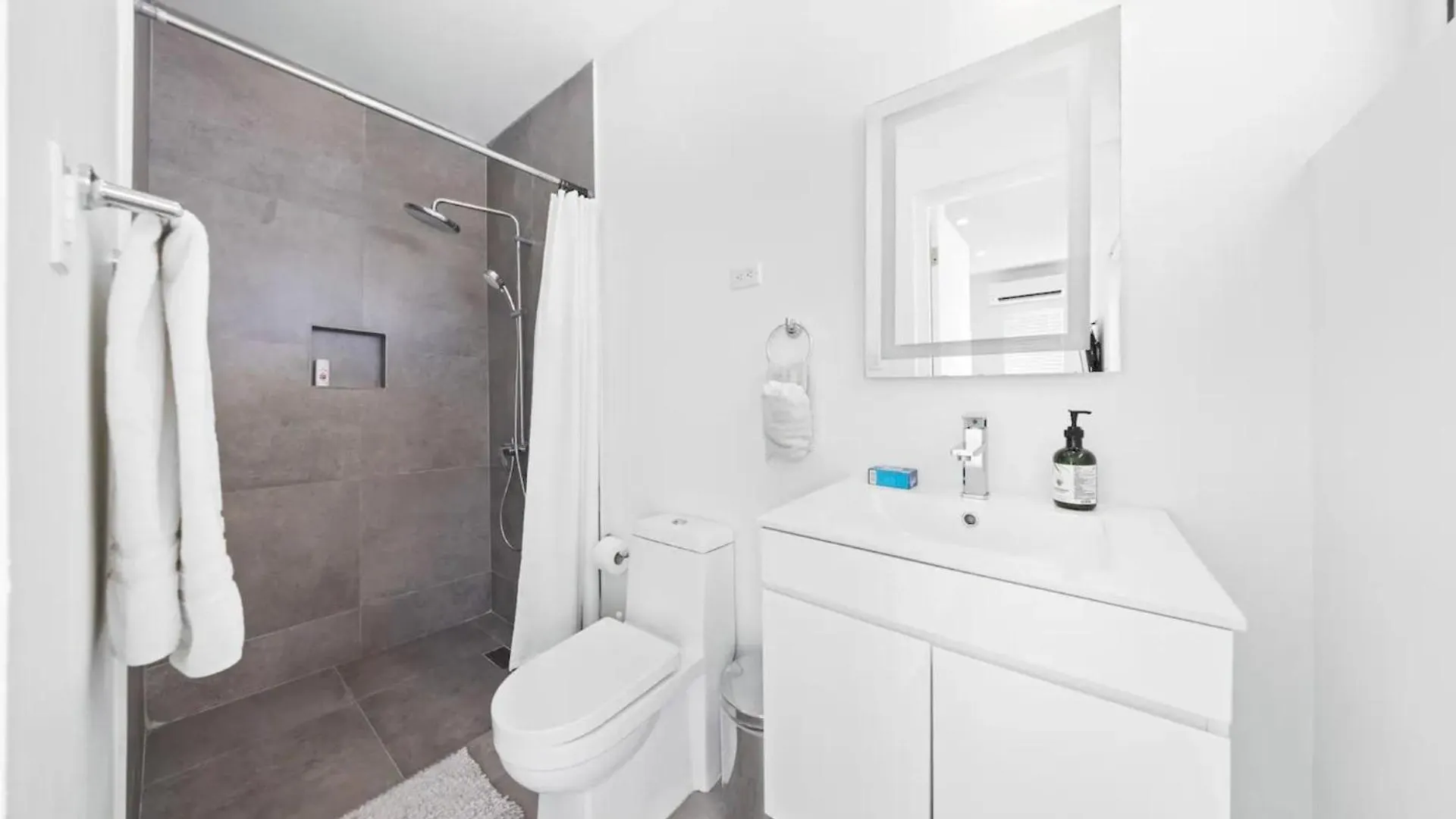 Apart-hotel Luxurious Villa In Noord, Aruba Palm Beach